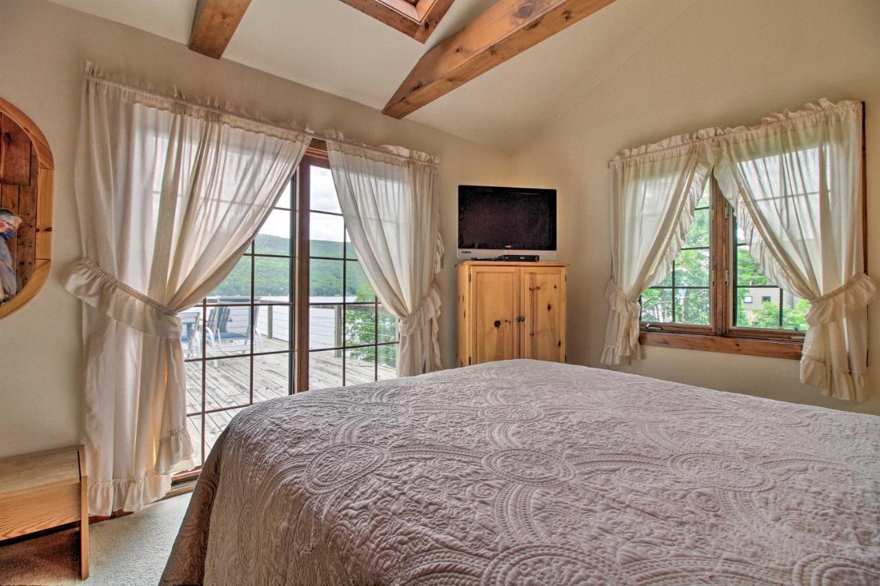 Waterfront Lake George Cabin Walk To Water Екстер'єр фото
